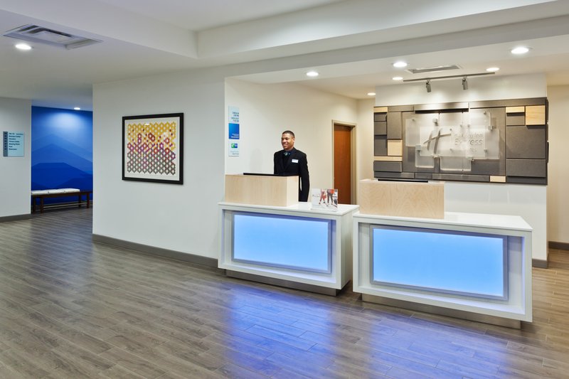 holiday inn express and suites phenix city ft moore