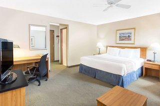 baymont by wyndham davenport