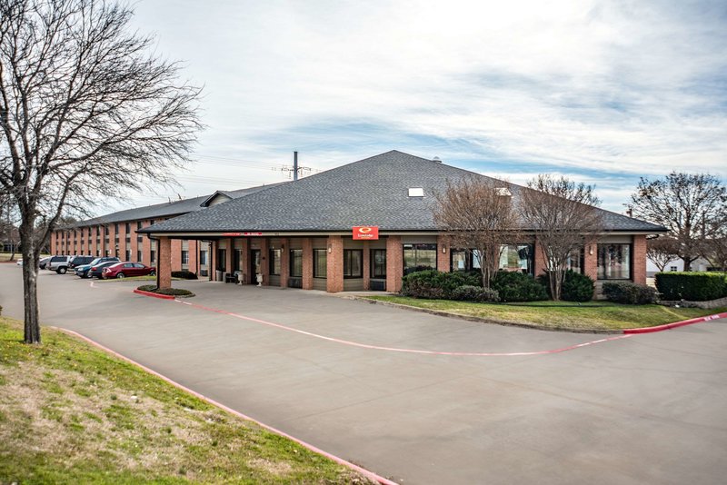 econo lodge inn and suites