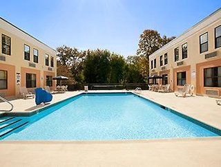 La Casa Inn & Suites - Middleboro,Lakeville>>Berkley,3 star