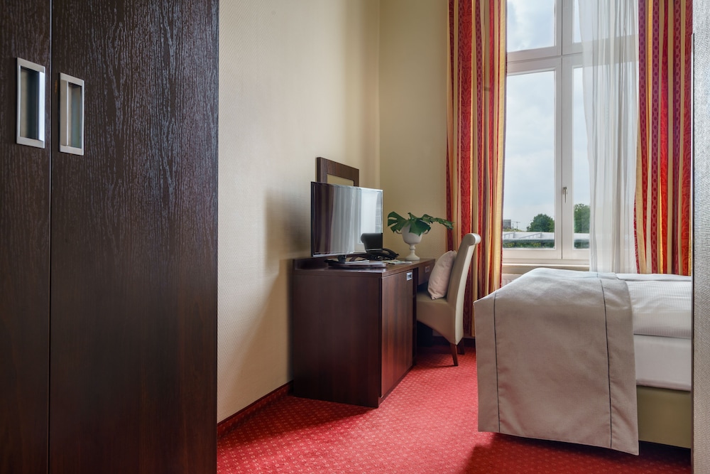 hotel graf moltke
