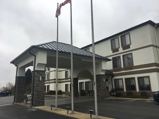 Best Western St. Clairsville Inn & Suites,Bethany>>Belmont,3 star