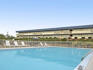 Days Inn By Wyndham St Clairsville,Bethany>>Belmont,2 star