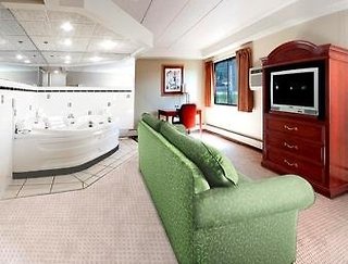 Ramada By Wyndham Minneapolis Golden Valley,Hennepin County>>Golden Valley,4 star