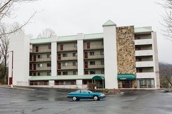 laurel inn condominium