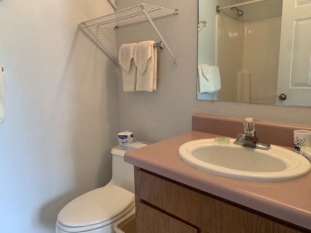 laurel inn condominium