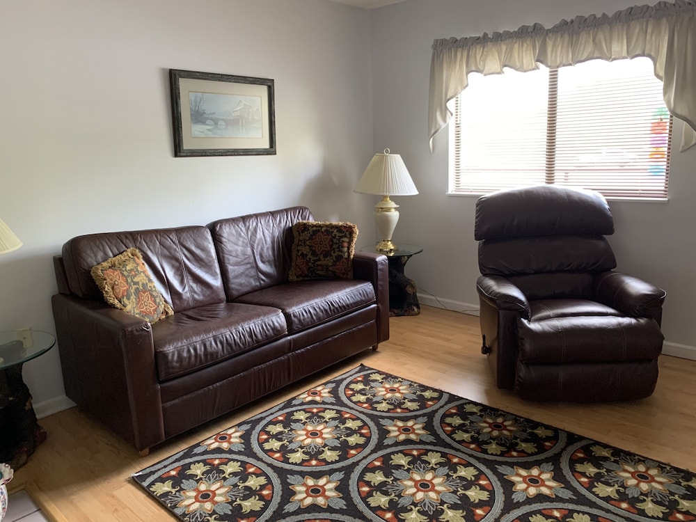 laurel inn condominium