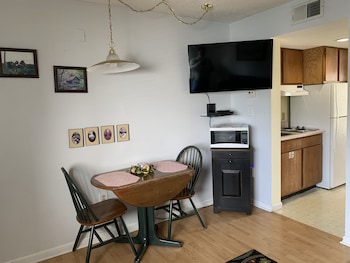 laurel inn condominium