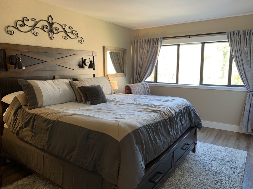 laurel inn condominium