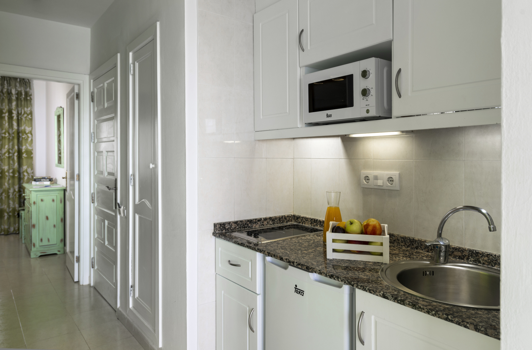 apartamentos hesperia bristol playa