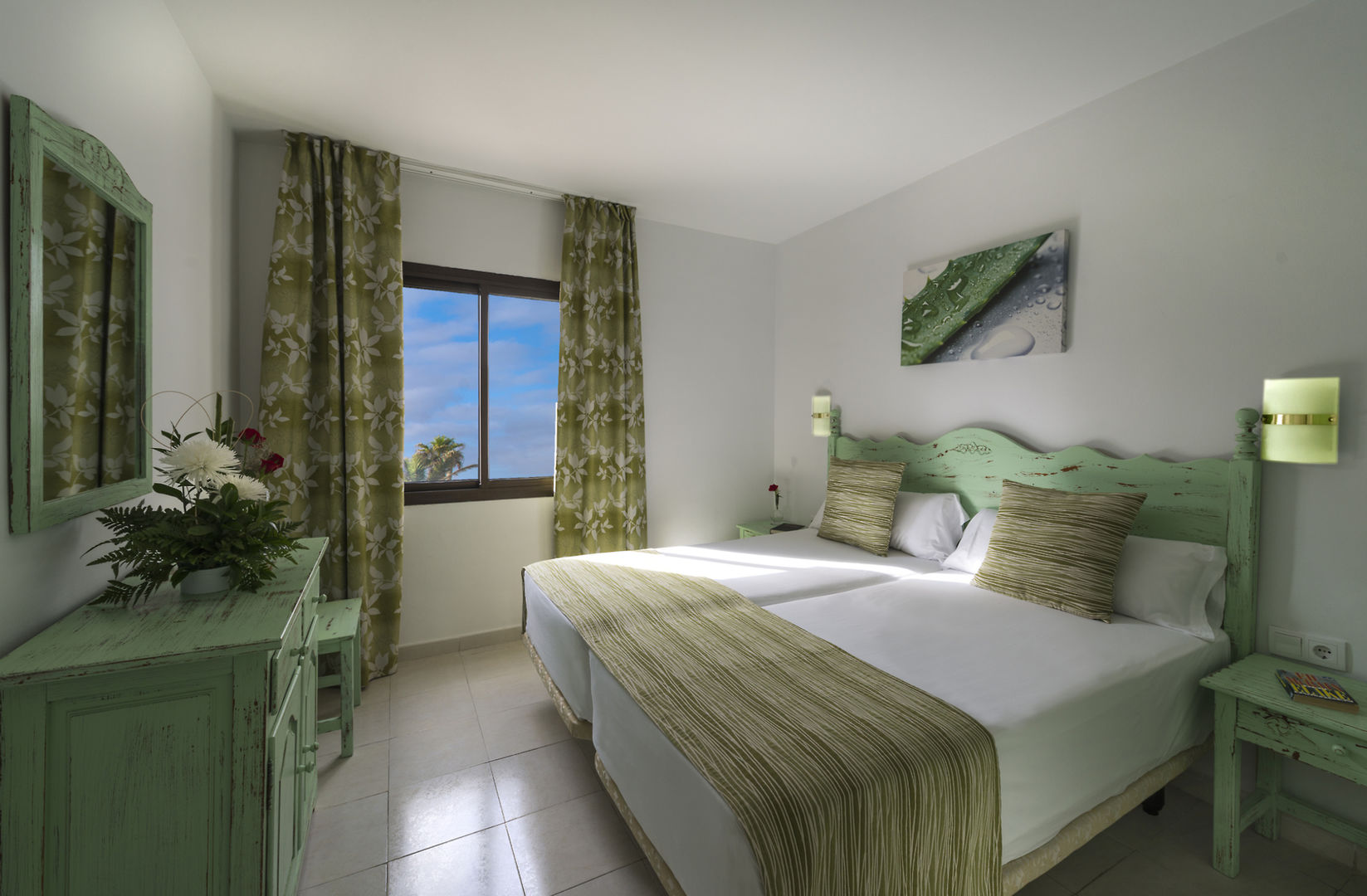 apartamentos hesperia bristol playa