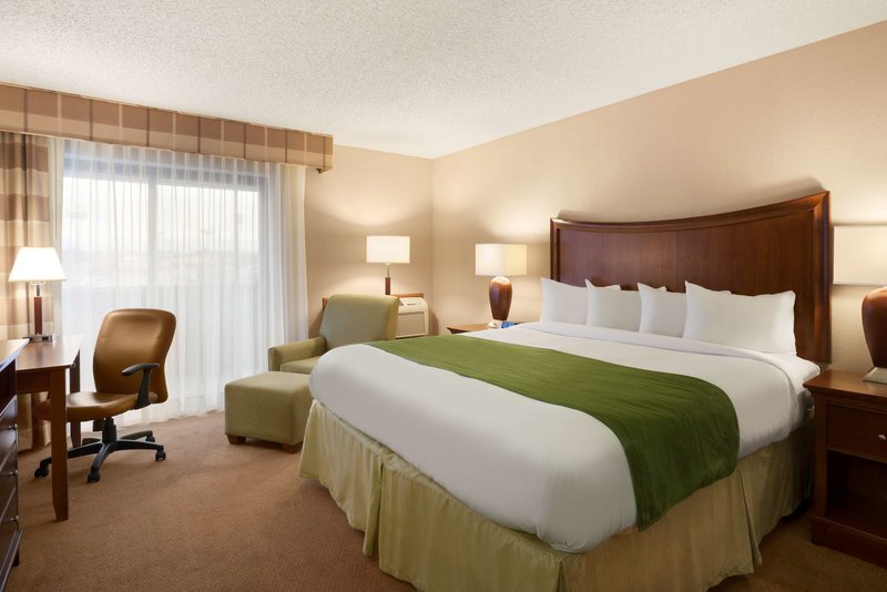 wingate by wyndham lincoln airport east i 80