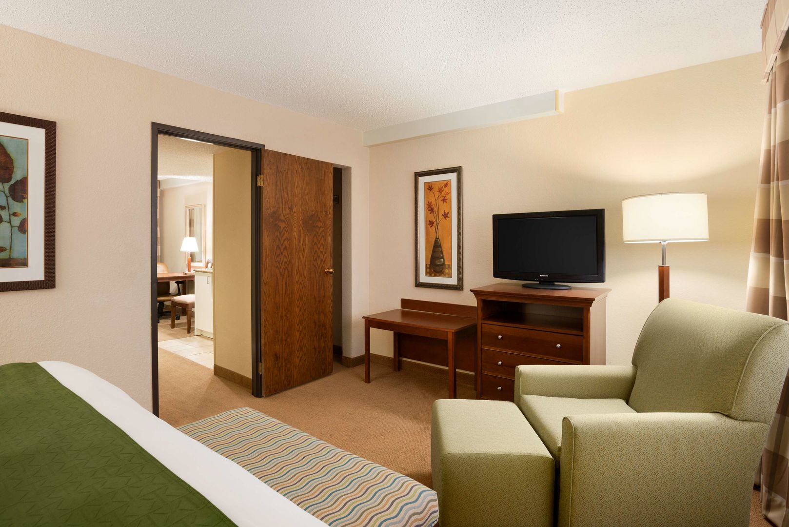 wingate by wyndham lincoln airport east i 80