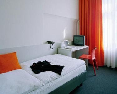 colour hotel