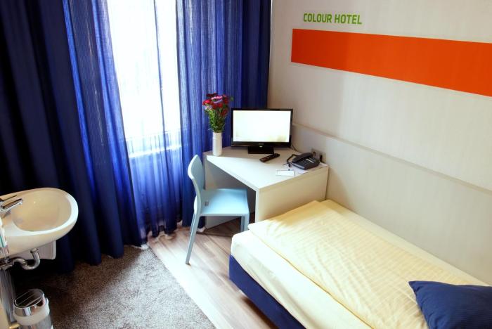 colour hotel