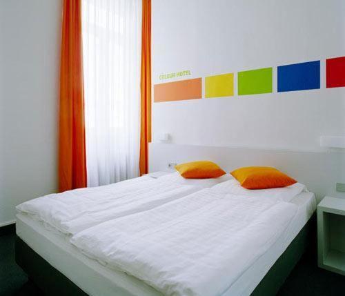 colour hotel