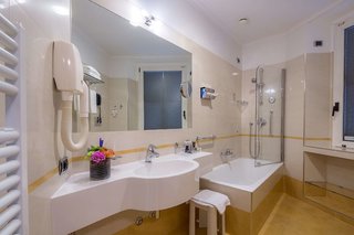 Una Hotels Galles Milano,Near Corso Buenos Aires,4 star