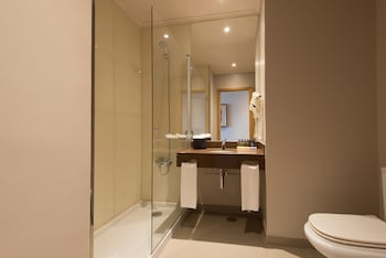 vila gale estoril adults friendly
