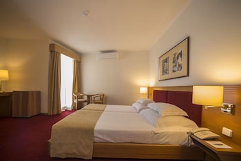 vila gale estoril adults friendly