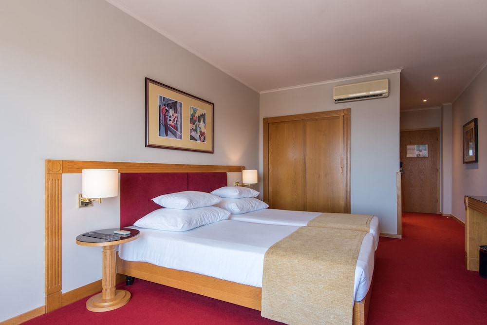 vila gale estoril adults friendly