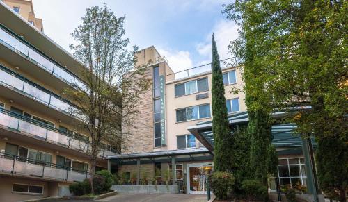 park lane suites and inn