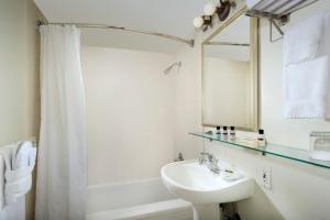 park lane suites and inn