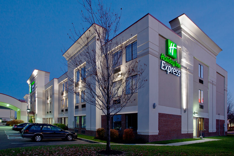 Holiday Inn Express & Suites Columbus Sw-Grove Cty