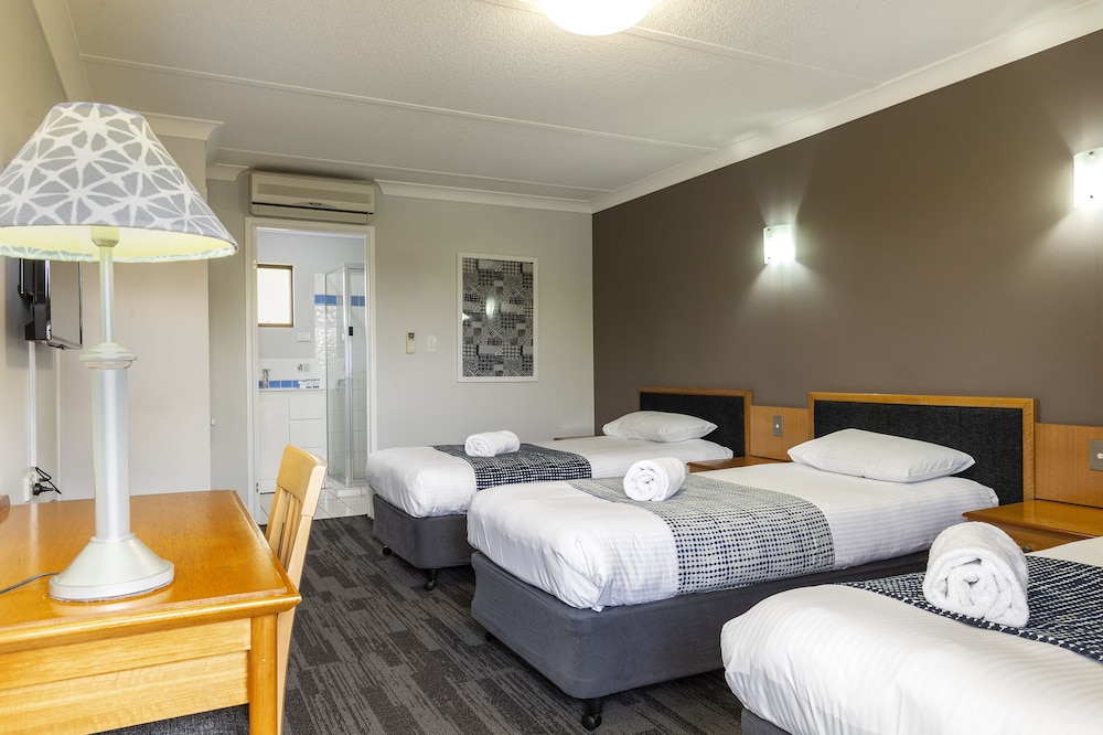 country motel ipswich