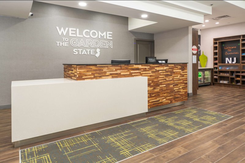 hampton inn swedesboro philadelphia