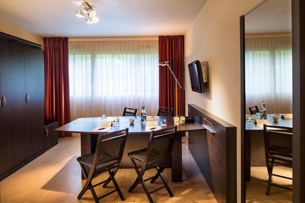 escale oceania brest