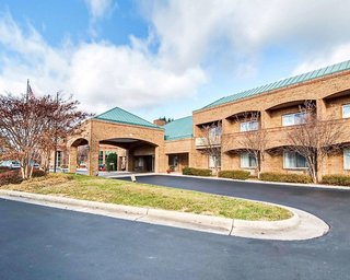 Comfort Suites Inn At Ridgewood Farm,Roanoke>>Cave Spring,3 star