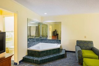 Quality Inn & Suites Florence Civic Center,South Carolina>>Florence,3 star