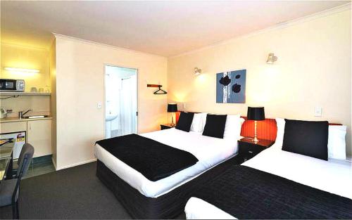 accolade motel
