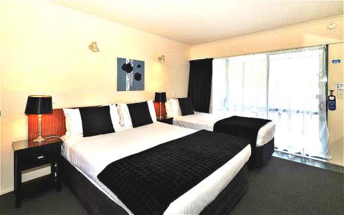 accolade motel
