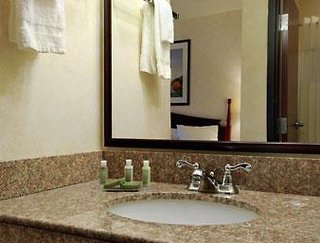 Baymont By Wyndham Louisville South I 65,Hillview>>Brooks,3 star