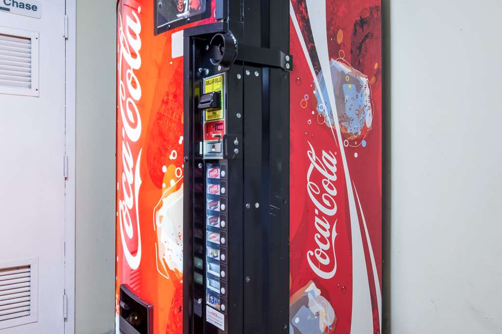 econo lodge inn and suites