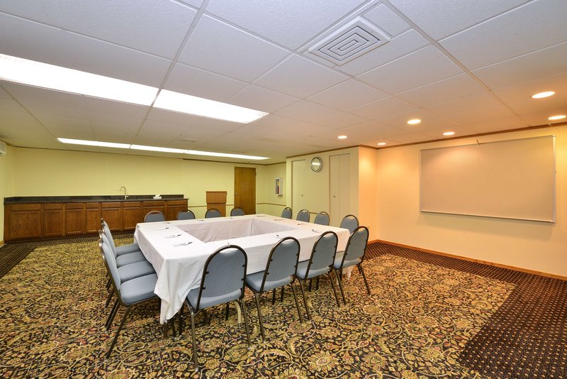 days inn by wyndham st charles il