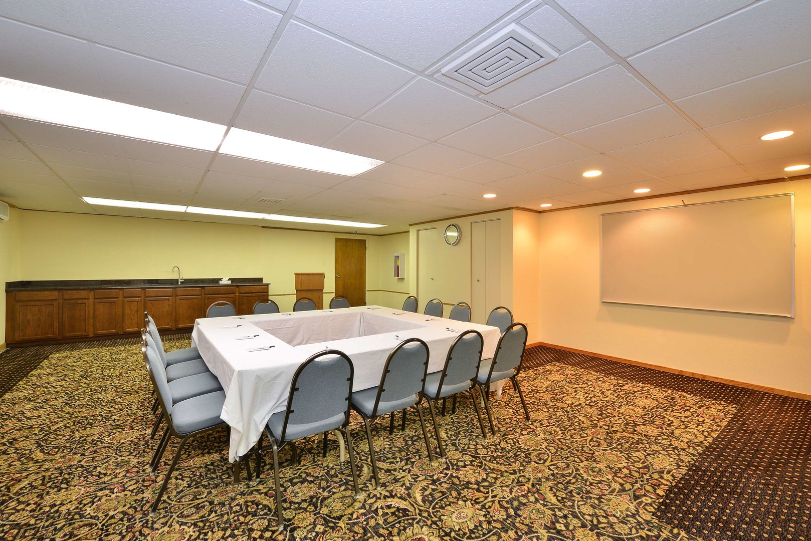days inn by wyndham st charles il