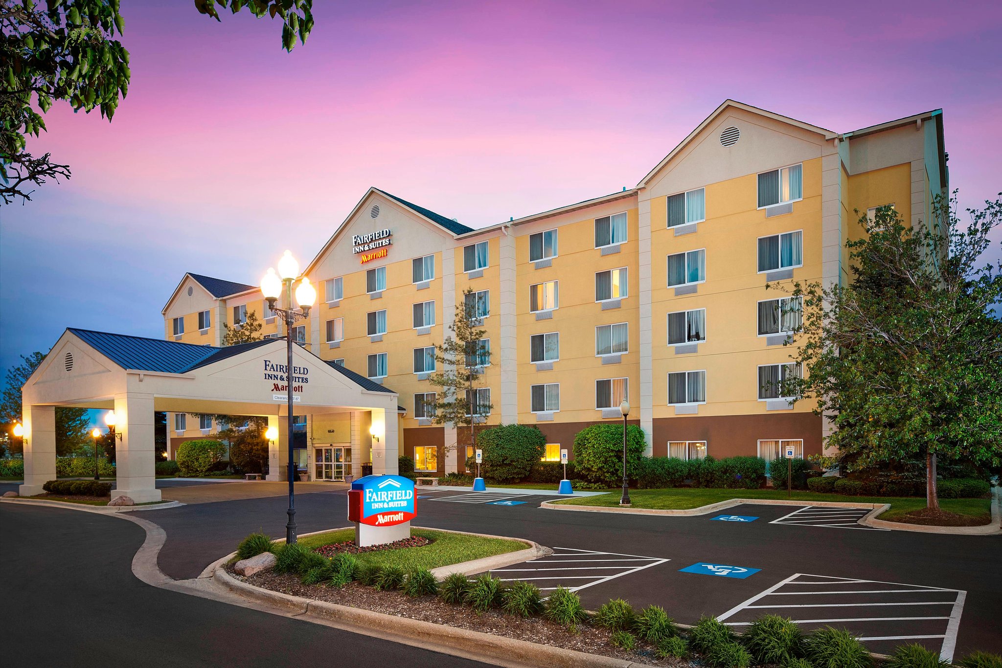 Fairfield Inn And Suites By Marriott Chicago Midway Airport,Chicago>>Bedford Park,3 star