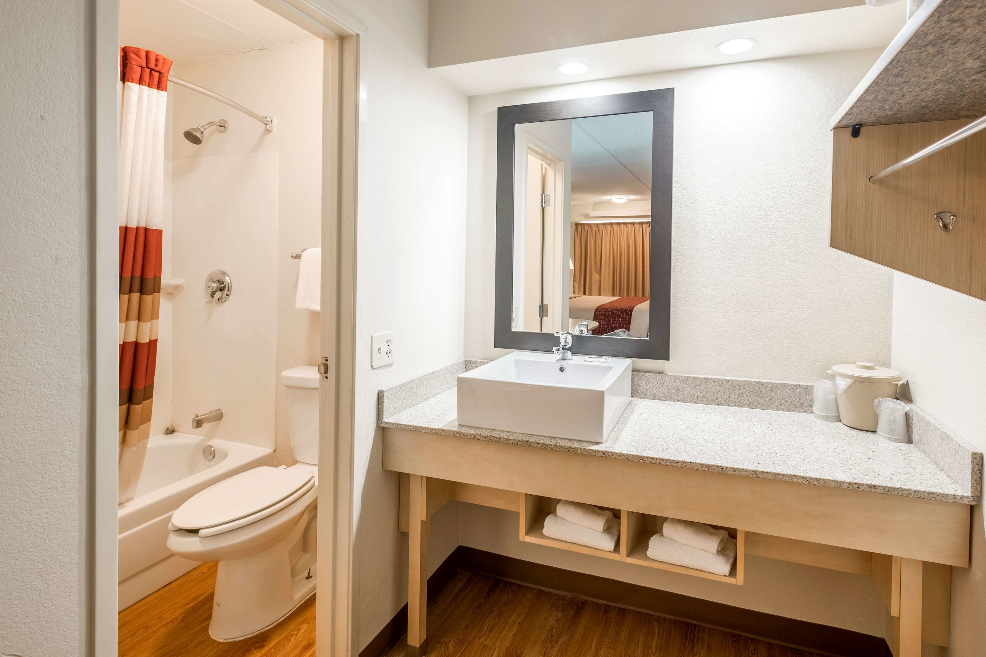 red roof inn plus nashville north goodlettsville