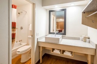 red roof inn plus nashville north goodlettsville