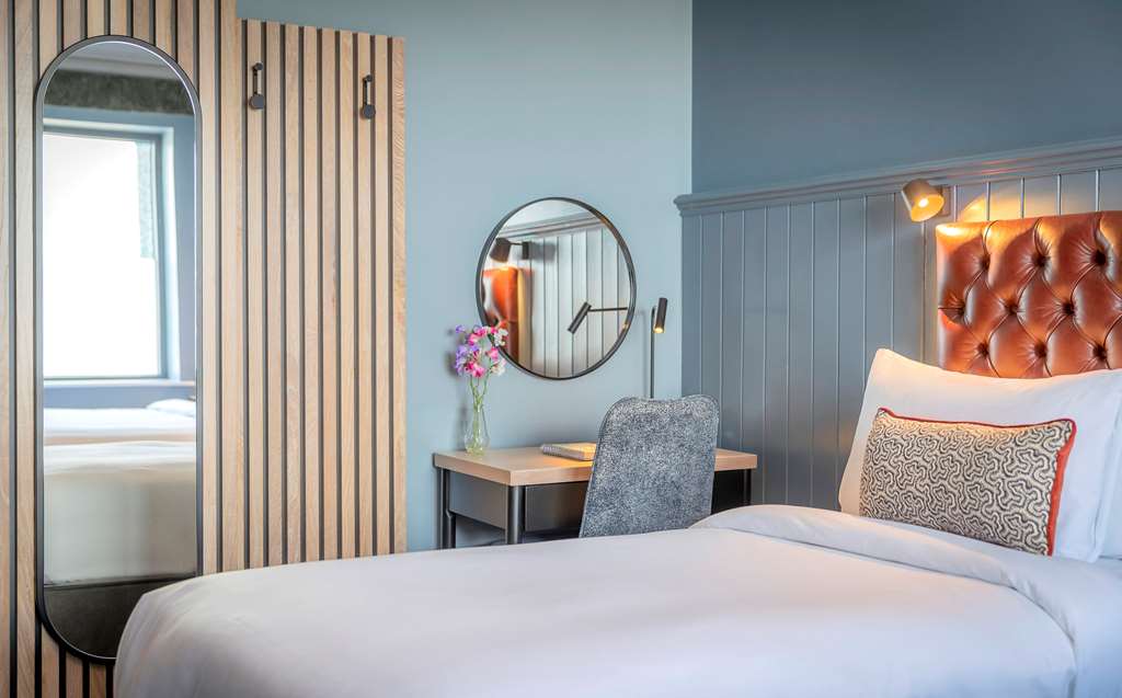 Shoreline Hotel,Near Donabate Golf Club,3 star