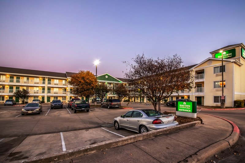 hometowne studios by red roof austin