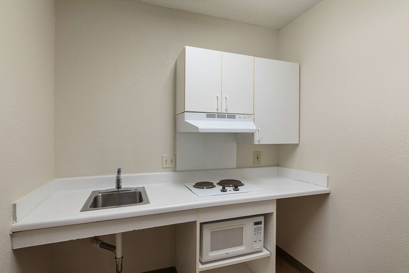 hometowne studios by red roof austin