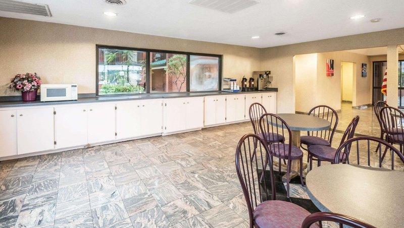 studios and suites 4 less emporia