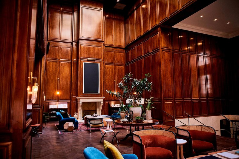 the adolphus autograph collection