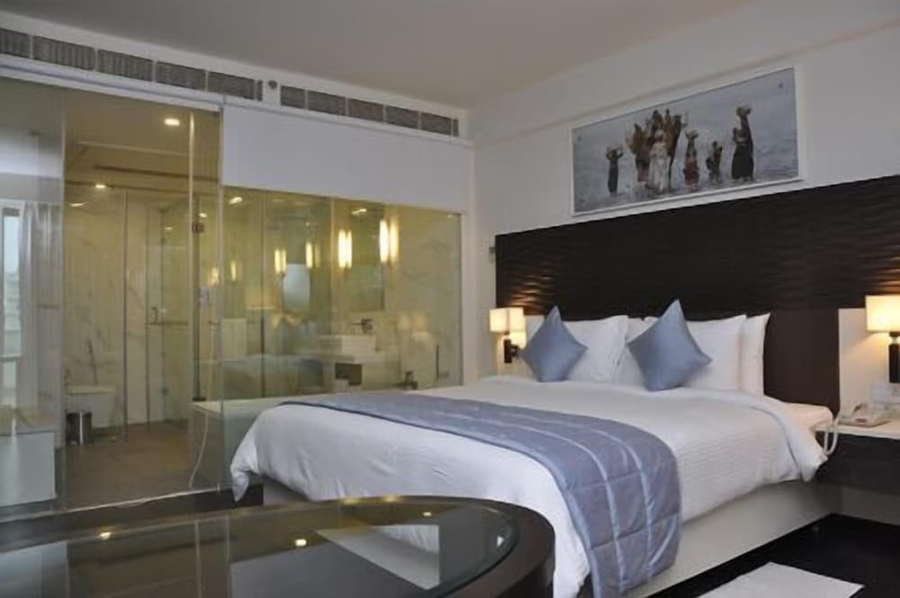 ambar sarovar portico