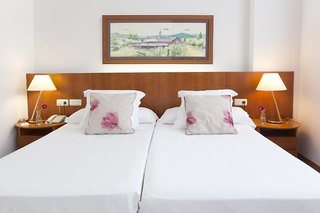 Aparthotel Atenea,Joan Guell 207-211,4 star