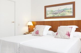 Aparthotel Atenea,Joan Guell 207-211,4 star