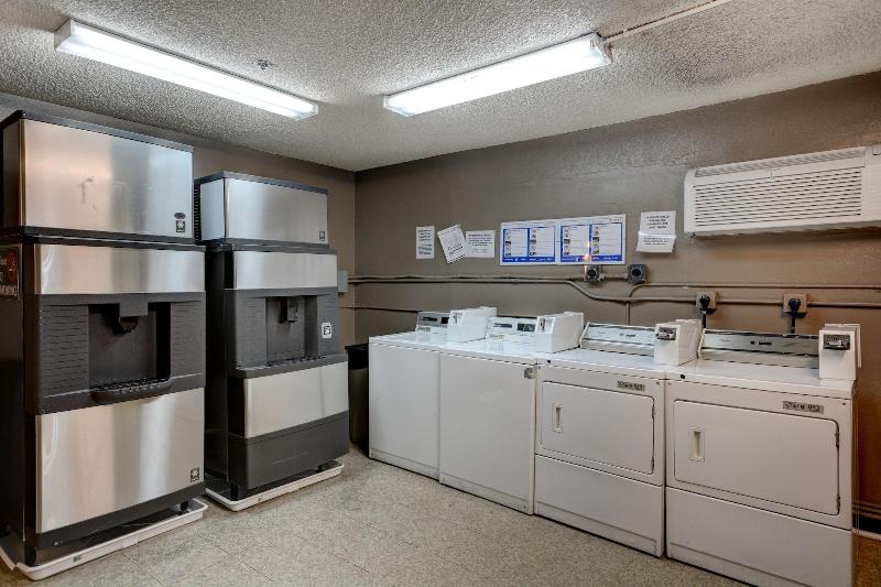 hotel jefe at ojos locos